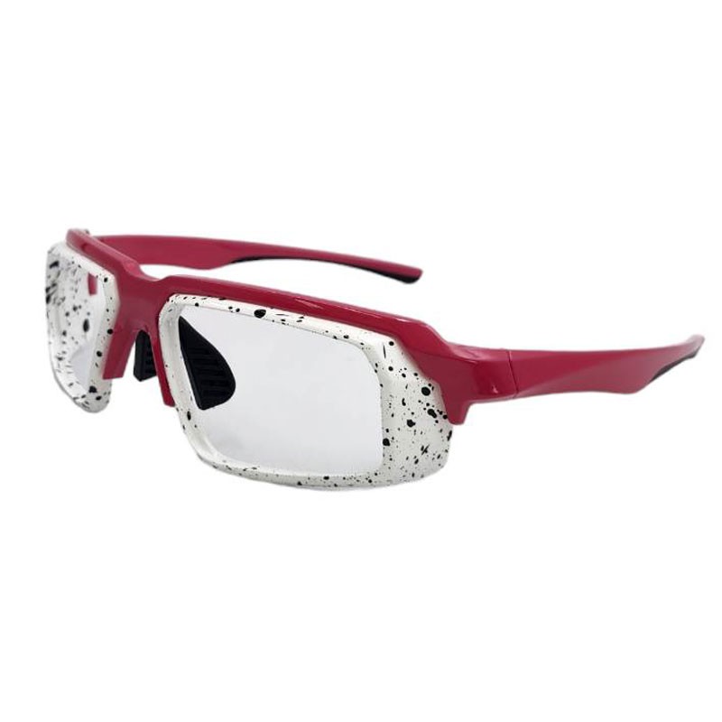 調整可能なノーズパッドを備えた処方箋対応のスポーツサングラス: 完璧なアウトドアの相棒